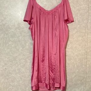 Vanity Fair Plus size night gown Fuschia